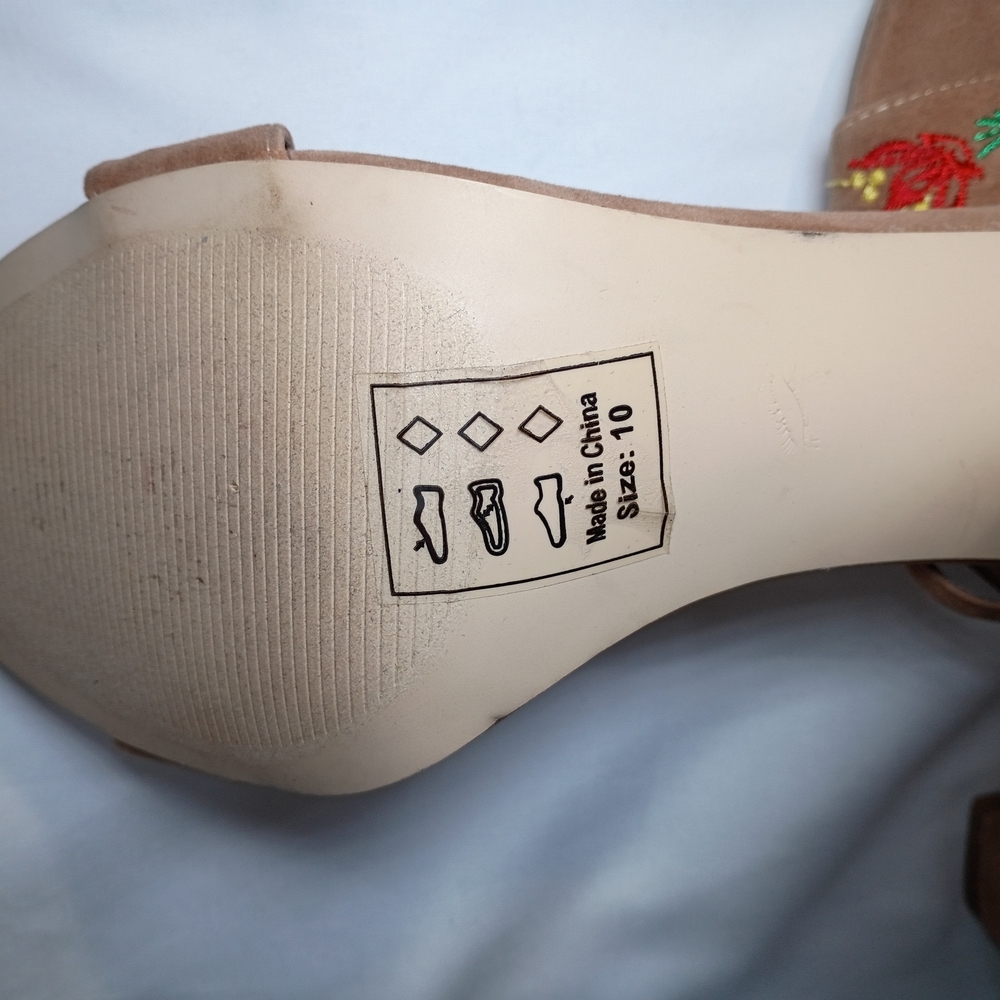 Elegant Floral Embroidered Heels in Tan - Picture 11 of 12